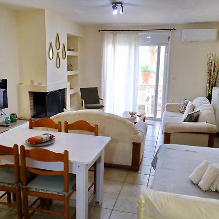 Fou'S Apartment Návpaktosz Kültér fotó