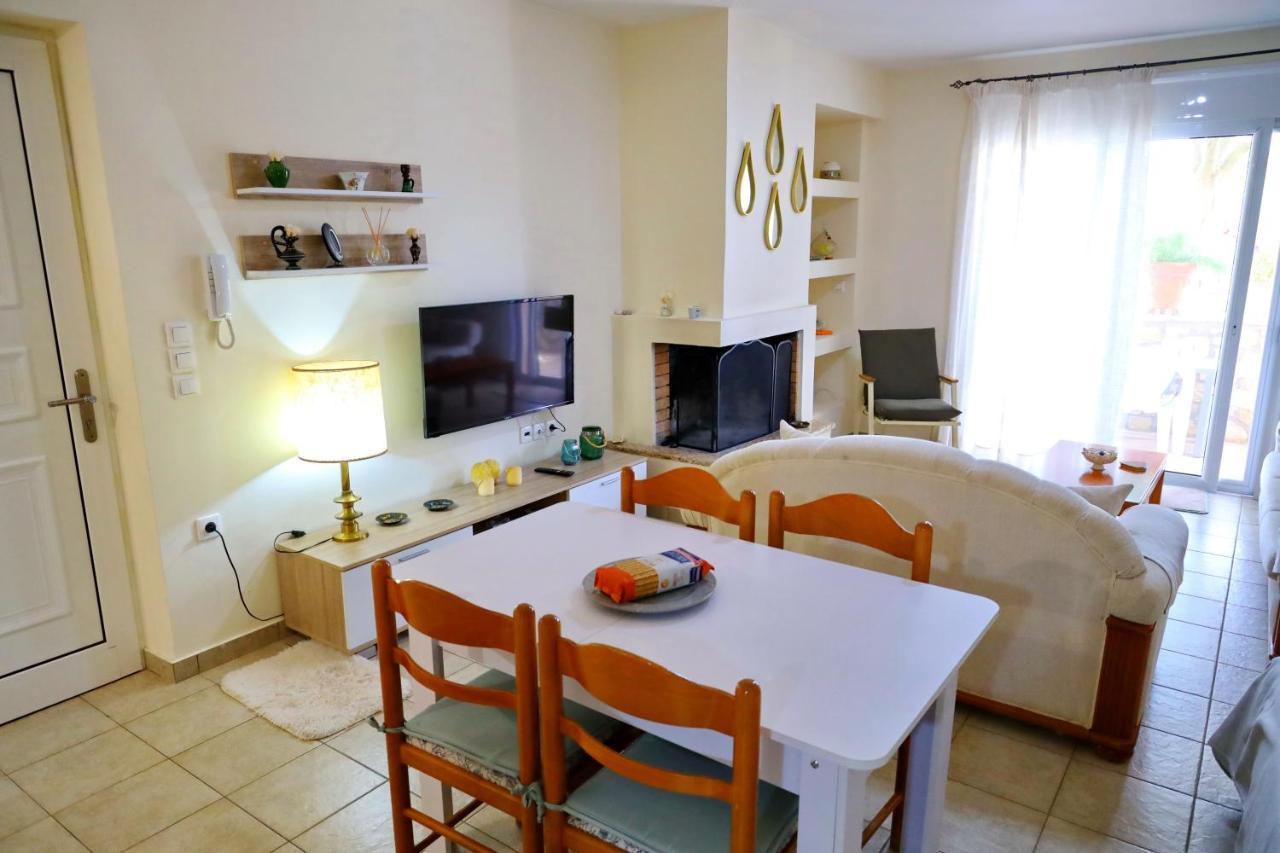 Fou'S Apartment Návpaktosz Kültér fotó